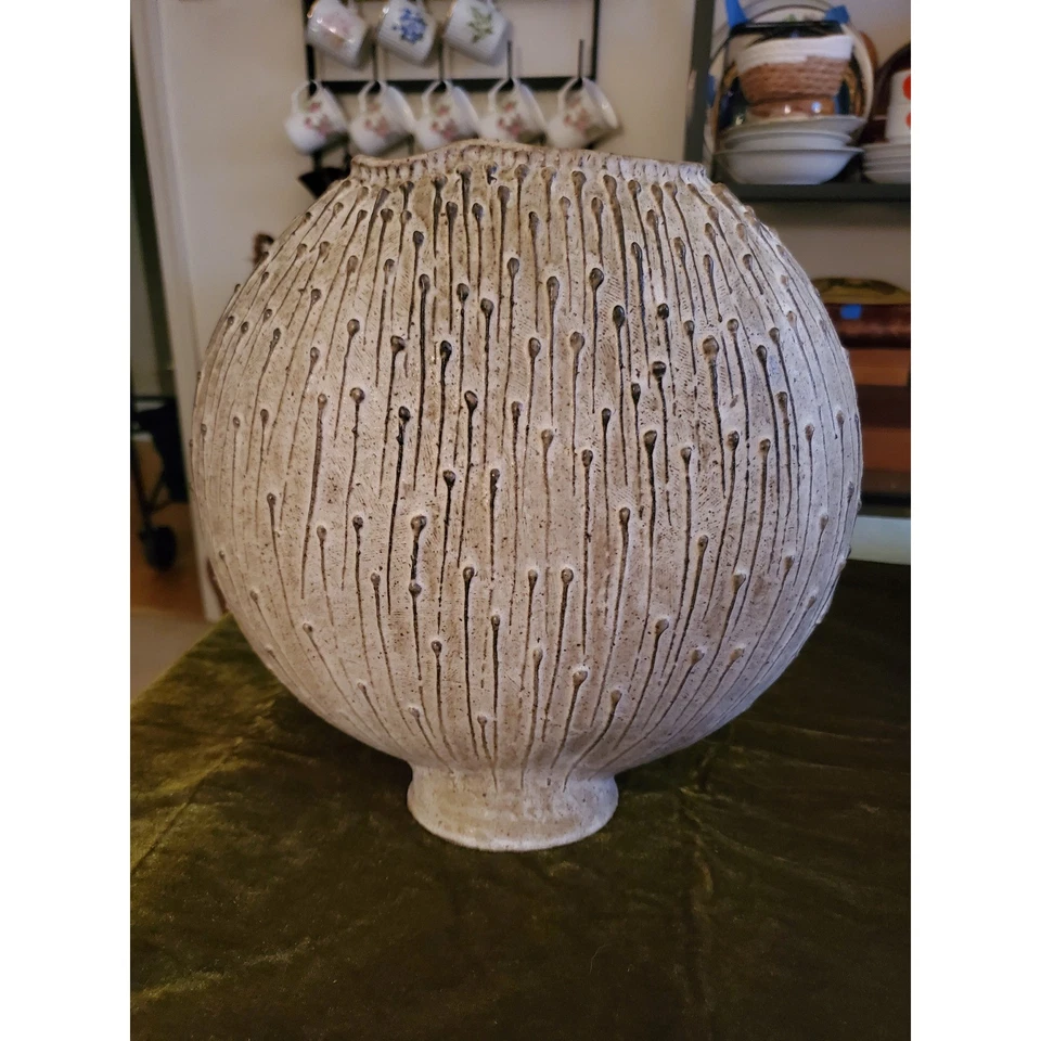 Jarrón redondo de cerámica MCM 70 con diseño de goteo texturizado, decoración de cerámica firmada Foto 1 de 4