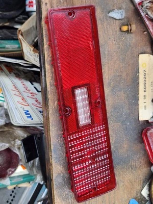 Chevy Chevrolet Nova 1970 1971 luz trasera lente 5964174 lado derecho  Foto 1 de 4