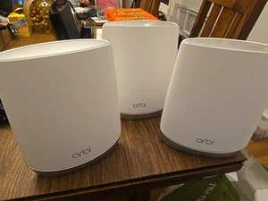 Netgear Orbi RBR750 Tri-band Mesh WiFi - 1 Router 2 Satellites RBS750 - Afbeelding 1 van 11