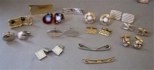 Collection of Mostly No Name Vintage Cufflinks, and Collar Bars - Foto 1 di 3