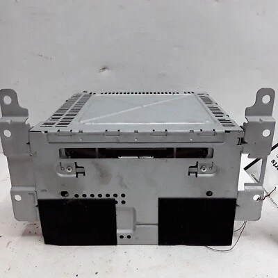 10 Ford Escape AM FM CD radio receiver OEM 15932202 - Image 1 of 3