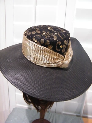 VTG WHITTALL & SHON STRAW BLACK & GOLD METALLIC 3..5"brim HAT - Image 1 of 4