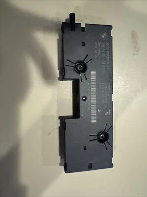 2007-2013 BMW X5 E70 3.0L RADIO ANTENNA AMPLIFIER DIVERSITY CONTROL MODULE OEM - Image 1 of 3