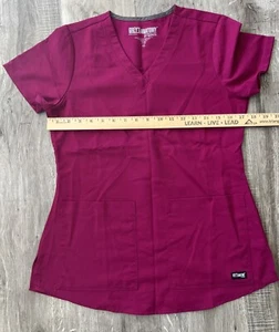 Ladies XS Scrub Top Short Sleeve Magenta - Picture 1 of 6