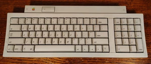 Vintage Apple Keyboard II M0487 Malaysia Mitsumi Soft Press Keys Good Condition - Afbeelding 1 van 12