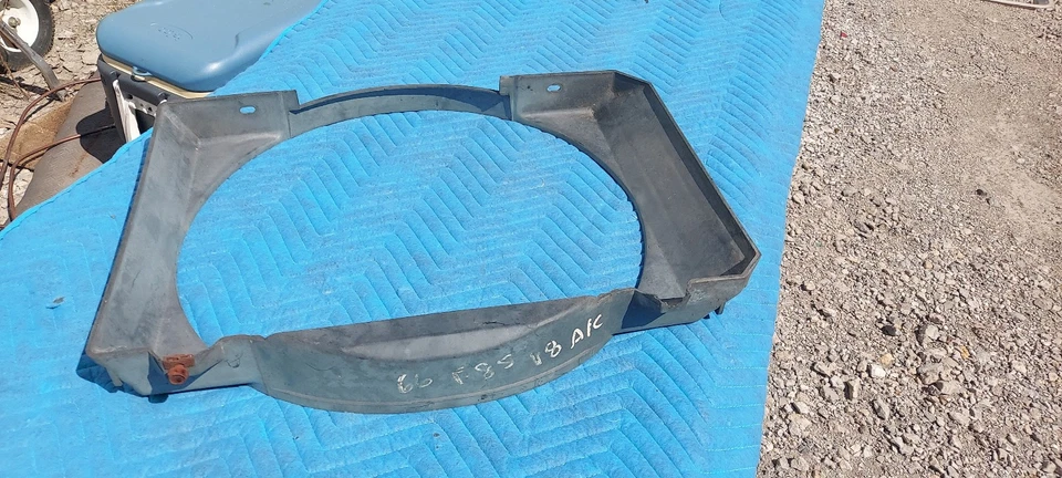 Cubierta de ventilador Cutlass 442 1966 1967 Oldsmobile 400 F85 Foto 1 de 4
