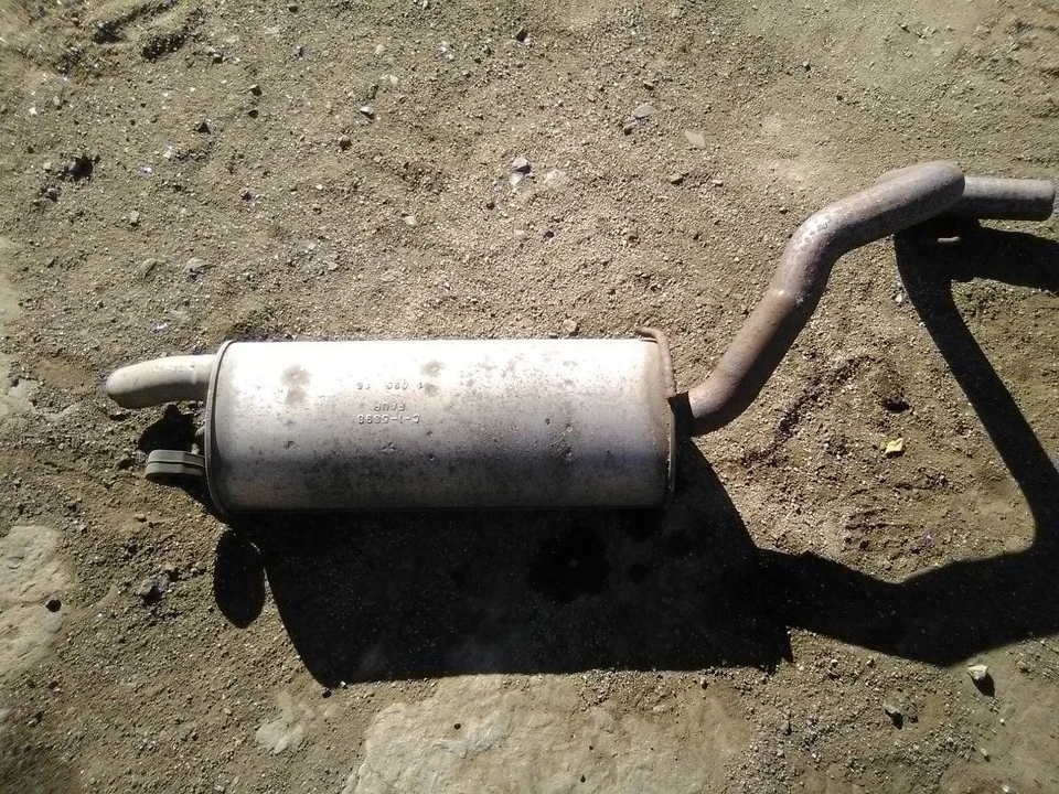 2018 Dodge Caravan Muffler - Image 1 of 4