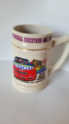 De colección 1994 NASCAR Jeff Gordon Inaugural Brickyard 400 Ganador Cerámica Piedra/Taza Foto 1 de 4