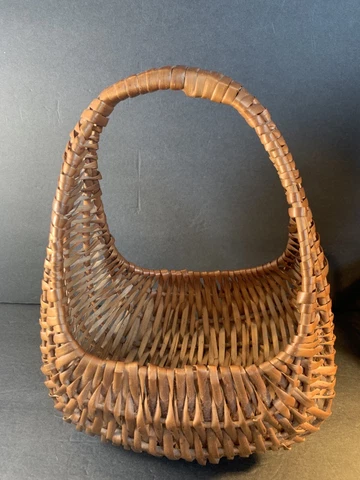 Vtg MCM Hand Woven Wicker Willow Gondola Basket~Purse~Display~Storage~10”H~8”L Cover