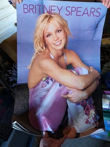 Britney Spears 20x30 Poster Lila Outfit Vintage - Bild 1 von 3