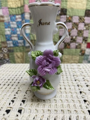 Jarrón de cumpleaños vintage de junio blanco cerámica decoración floral pequeño Foto 1 de 4