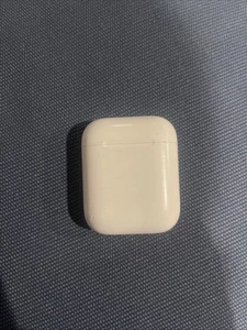 Écouteurs Apple AirPods 1ère génération avec étui de charge - Airpods Apple d'origine - Photo 1 sur 4