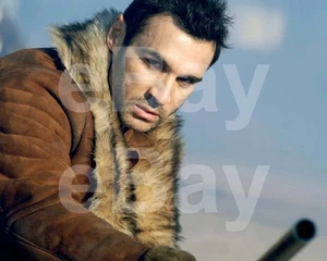 Adrian Paul Photo - Picture 1 of 1