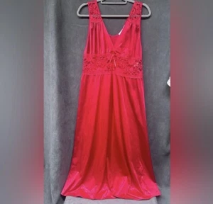 Camicia da notte vintage rossa in nylon setoso con pizzo Adonna taglia XL - Foto 1 di 6