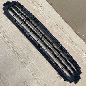 VOLVO S40 V50 FRONT BUMPER LOWER GRILL CENTRE MIDDLE 30744911 - Picture 1 of 5