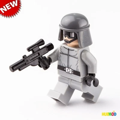 LEGO Star Wars Imperial AT-ST Driver Minifigure w/ Helmet & Blaster 7657 sw0093 - Image 1 of 4