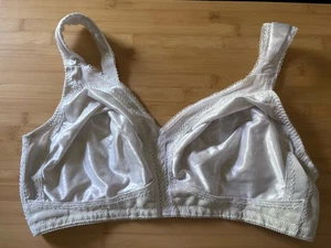 Playtex 18 Hour Ultimate Shoulder Comfort Smoothing Bra 4693 White 42C - Picture 1 of 5
