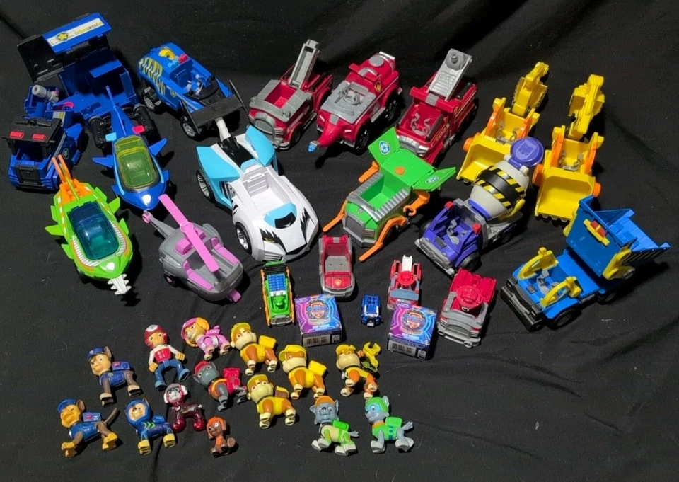 Lote misto de veículos e bonecos Paw Patrol - Imagem 1 de 4
