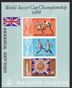 Malediven Briefmarke 213a - 66 Fußball-WM - Bild 1 von 1