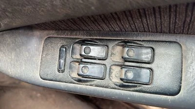 INTERRUPTOR DE VENTANA ELÉCTRICO MAZDA SERIE B B2500 1996-1999 (LADO CONDUCTOR DELANTERO) Foto 1 de 2