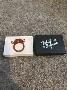 🛍️ BNIB Tatty Devine Moustache Ring - Finger Size M 🛍️ - Picture 1 of 6