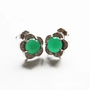 Green Jade Stud Earrings with Sterling Silver 925 - Imagen 1 de 4