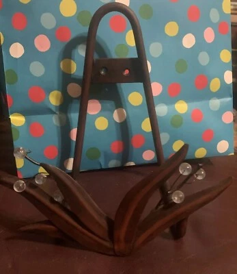 Brown Leaf Sturdy Iron Plate Bowl Stand,Book Rack, Or Can Mount For Wall Display - Image 1 of 4