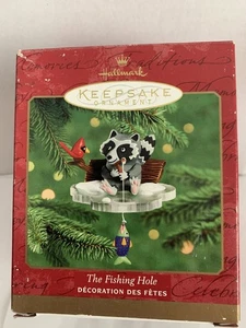 Vintage Hallmark Ornament The Fishing Hole Racoon 2000 - Bild 1 von 10