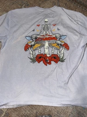 Camiseta Call Your Mother X-Large Esqueleto y Setas  Foto 1 de 4
