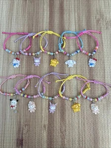 Hello Kitty Sanrio Emaille Armband Charm Multicolor Strass 10 Stück verstellbar - Bild 1 von 6