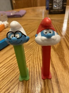 Vintage Papa Smurf And Brainy Pez Dispensers Smurfs - Picture 1 of 4