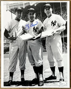Yogi Berra Autographed 8 x 10 Photo B&W W/ Dimaggio and Mantle! COA by JSA - Picture 1 of 2