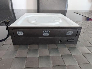 Genuine Lite-On iHAS124 DVD±RW 24X SATA Optical Rewritable Drive iHAS124-06 - Afbeelding 1 van 2