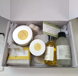 Lizush Indulgence Spa Gift Box 9 Item Pamper Bath Shower Natural Ingredients NOB - Picture 1 of 17