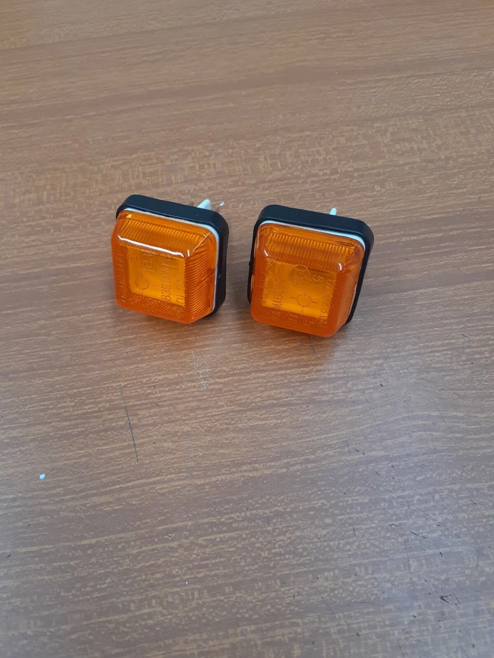 ALFA ROMEO ALFETTA GTV 2000 2° SERIE COPPIA DI FRECCE LATERALI OLSA NUOVE - Immagine 1 di 1