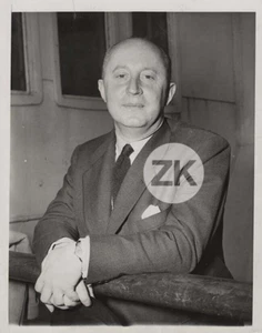 CHRISTIAN DIOR Couturier Fashion Luxe Mode Paquebot RMS Queen Mary Photo 1948 - Picture 1 of 2