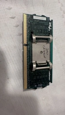 WORKING Intel Celeron 300MHz 66MHz Bus Speed SL2X8 Slot 1 - Image 1 of 4