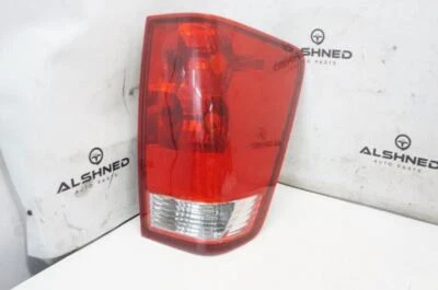 Luz trasera pasajero derecho Nissan Titan 2004-2014 26550-ZH216 OEM  Foto 1 de 4
