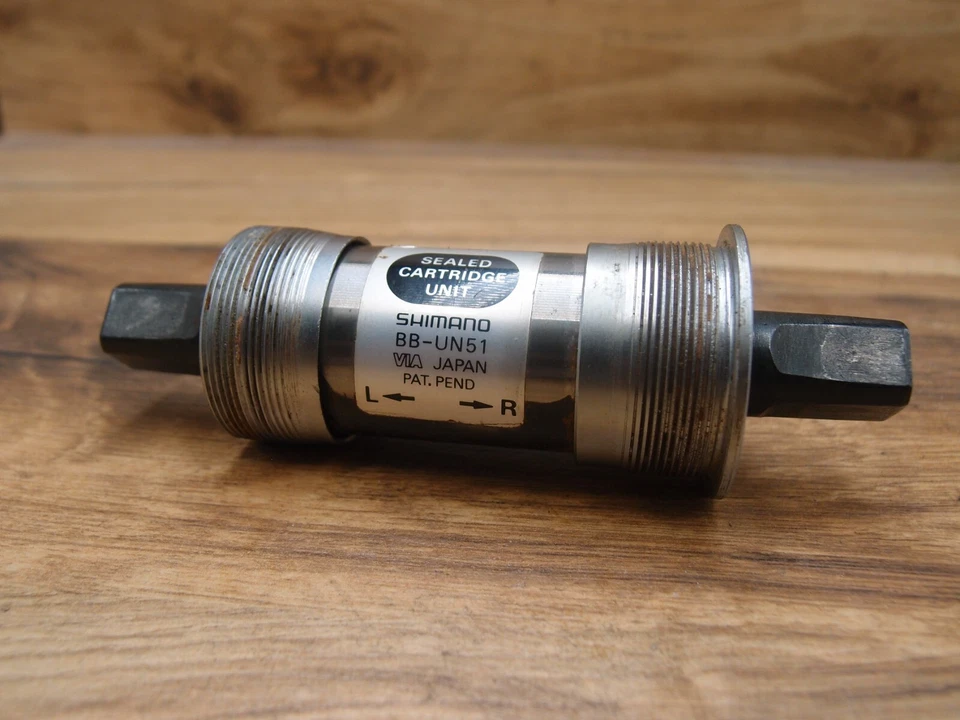 1995 vintage MTB bottom bracket Shimano Deore BB-UN51 Japan 122,5 mm BSA - Image 1 of 4