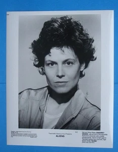 Original 1986 *ALIENS* 8x10 Movie Press Kit Photo/Still Sigourney WEAVER Ripley - Bild 1 von 4