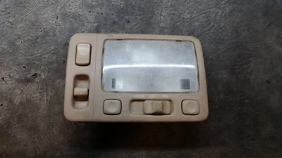 Lexus GS300 1995 sedán interior de 4 puertas luz de cortesía con interruptor de control de techo Foto 1 de 2