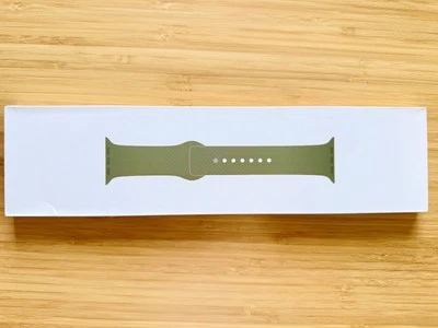 Apple Watch 44mm pulseira esportiva cáqui MWUP2ZM/A - Imagem 1 de 3