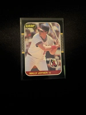 1987 Leaf Canadian - Wally Joyner #252 (RC) - Image 1 of 3