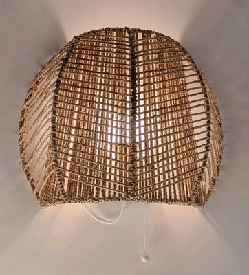 Lámpara de Pared IKEA MÅNALG Sedge Hecha a Mano Material Natural 11"x14" con Bombilla Nueva Foto 1 de 4