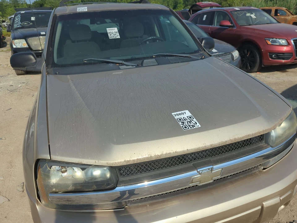 2002-2009 Chevrolet Trailblazer Hood Oem XSDMN - Image 1 of 2