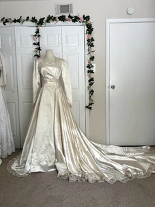 Vintage 1940s Ivory Satin And lace Wedding Dress With Long Train - Picture 1 of 6