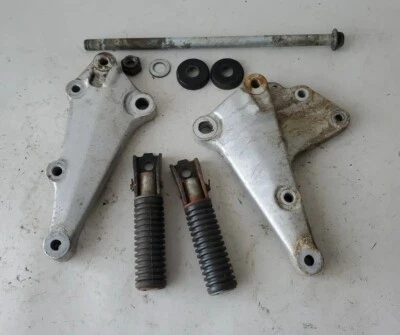 1978 HONDA CB400T PASSENGER PEGS CB400 T CB 400 OEM HAWK MOUNT PLATE FOOTPEG SET - Imagem 1 de 4