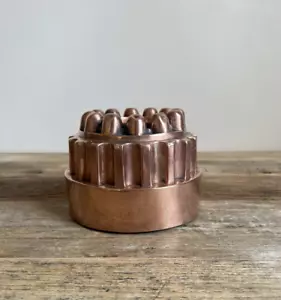Antique Copper Cake Mold with Dovetail - Picture 1 of 9