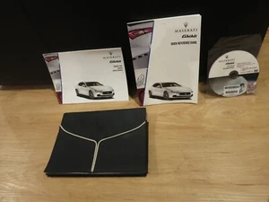 Maserati Ghibli 2013 juego de libros manual del propietario + estuche - Imagen 1 de 1