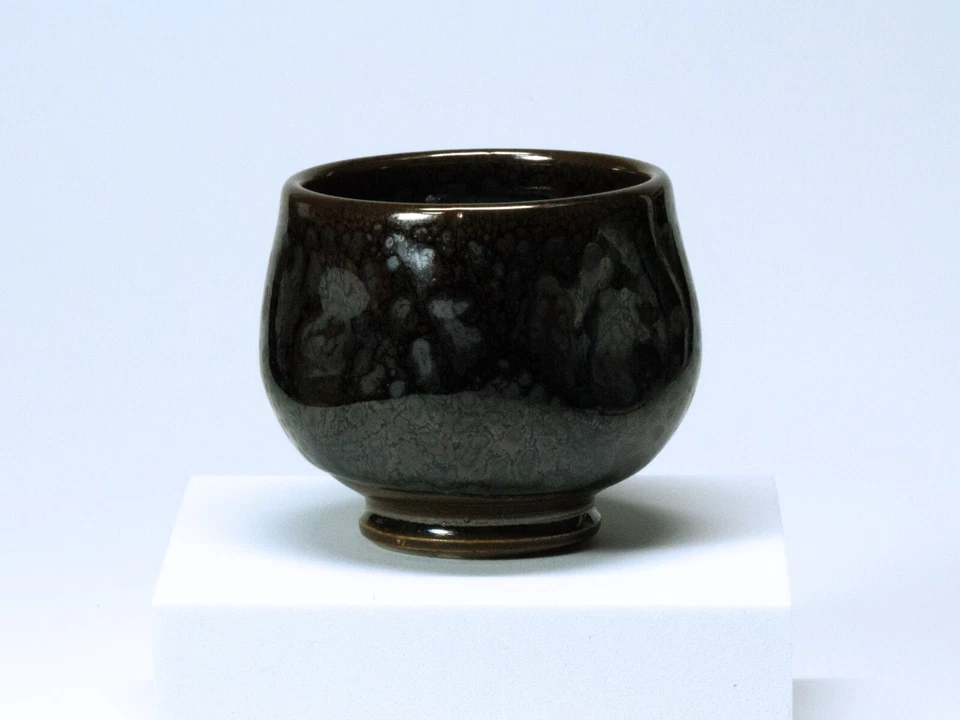 Ishigaki Glass-Fused Pottery Guinomi Sake Cup Kaneko Kyōu Signed w/Box Japan - Image 1 of 4